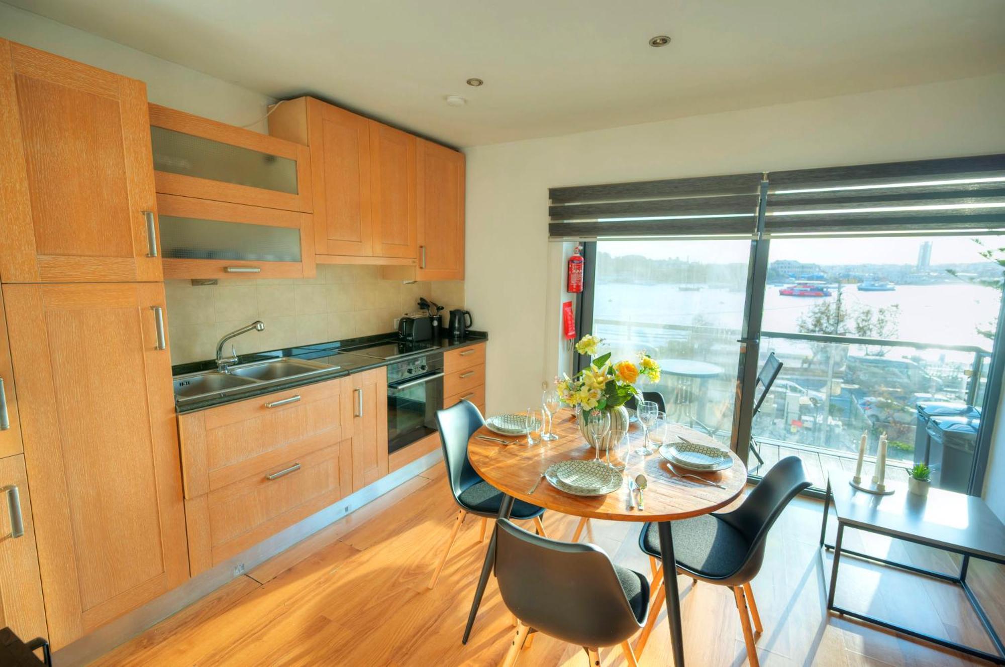 Cozy 2bedroom Seafront Apartment, Balcony Goslm-10 Apartament Sliema