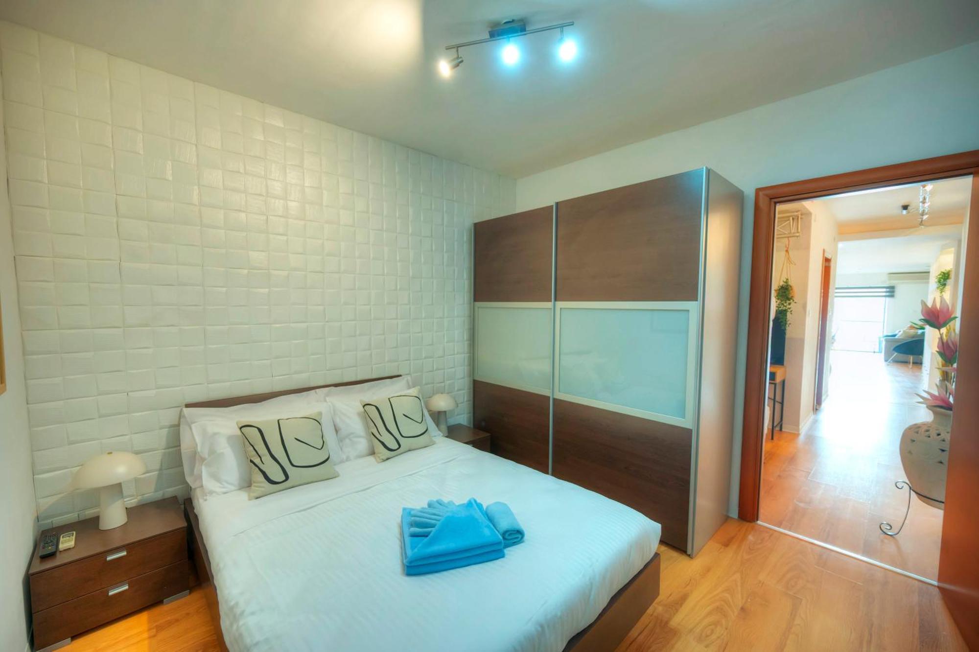 Cozy 2bedroom Seafront Apartment, Balcony Goslm-10 Apartament