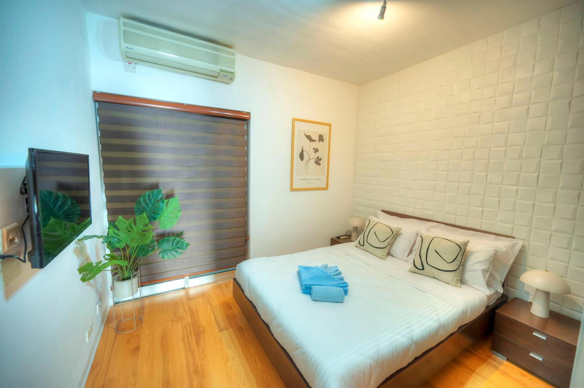 Cozy 2bedroom Seafront Apartment, Balcony Goslm-10 Sliema