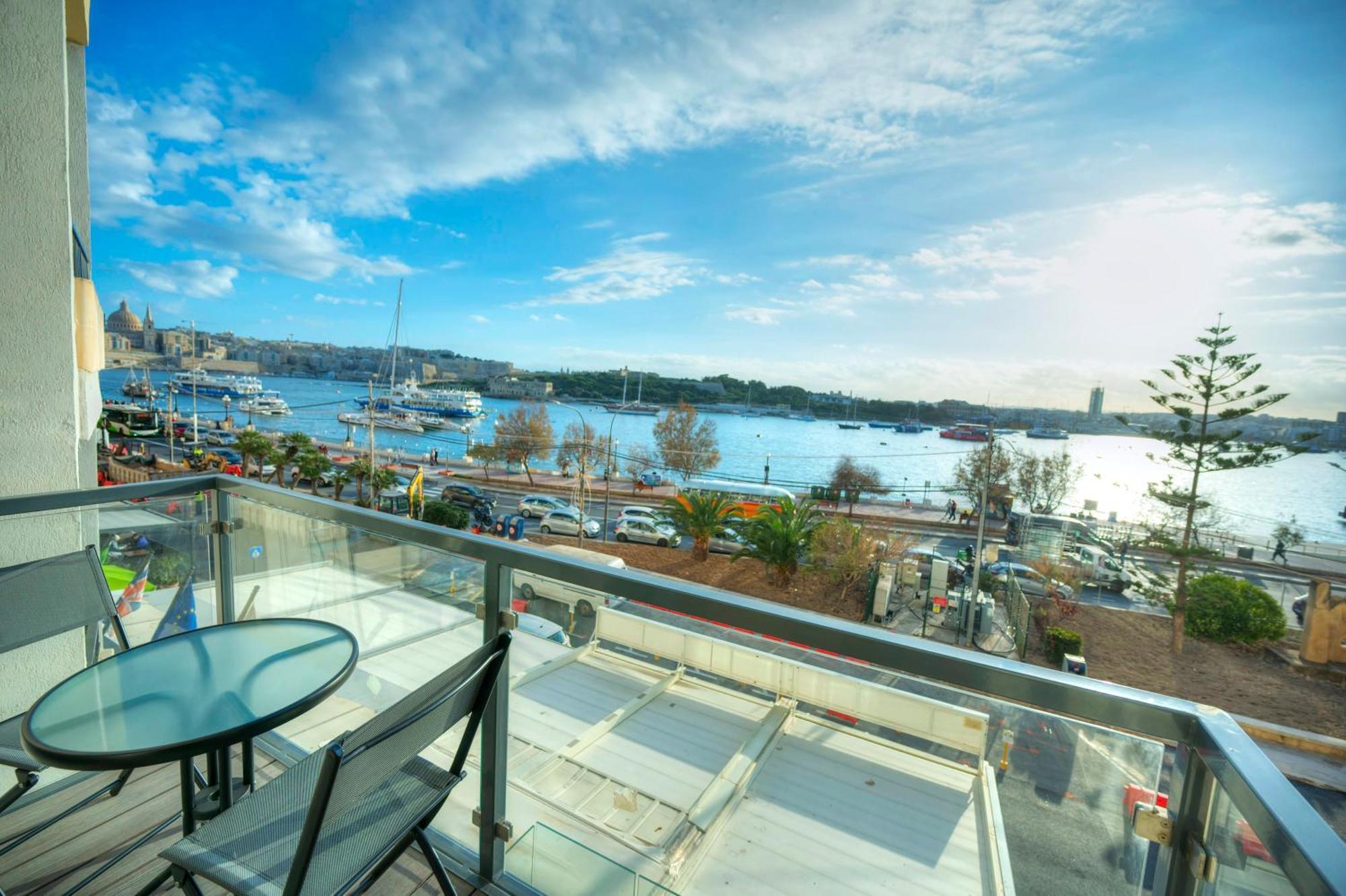 Apartment Cozy 2bedroom Seafront Apartment, Balcony Goslm-10 *